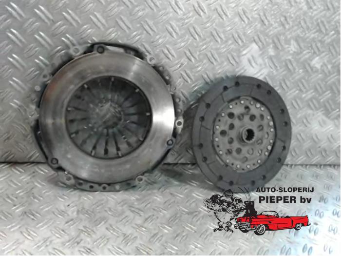 Gebruikte Koppelingsset (compleet) Opel Astra H SW (L35) 1.7 CDTi 16V Prijs € 52,50 Margeregeling aangeboden door Autosloperij Pieper BV
