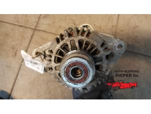 Dynamo van een Kia Carnival 2 (FIB/FLD) 2.9 HPDi 16V 2002