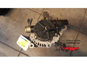 Dynamo van een Kia Carnival 2 (FIB/FLD) 2.9 HPDi 16V 2002