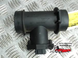 Gebruikte Luchtmassameter Alfa Romeo 145 (930A) 1.4 Twin Spark 16V Prijs € 42,00 Margeregeling aangeboden door Autosloperij Pieper BV