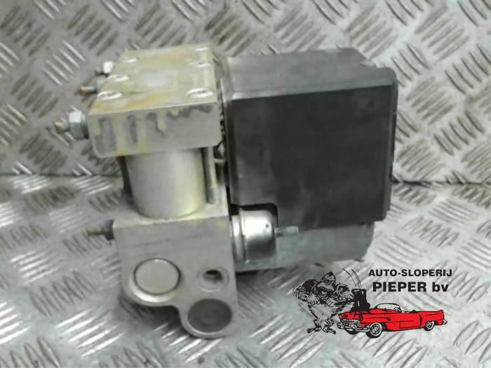 Gebruikte ABS Pomp Volvo 960 I 2.5i 24V Prijs € 78,75 Margeregeling aangeboden door Autosloperij Pieper BV