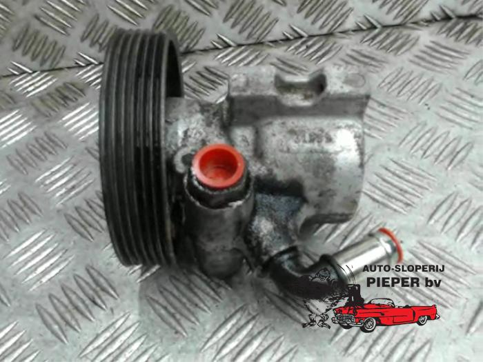 Gebruikte Pomp Servo Peugeot Partner 1.9 D Prijs € 36,75 Margeregeling aangeboden door Autosloperij Pieper BV