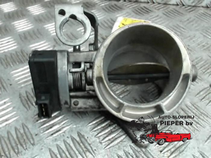 Gebruikte Gasklephuis BMW 5 serie (E39) 523i 24V Prijs € 36,75 Margeregeling aangeboden door Autosloperij Pieper BV