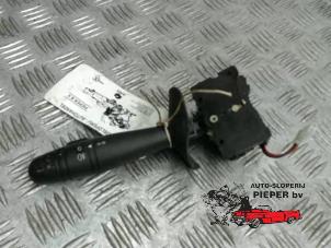 Gebruikte Richtingaanwijzer Schakelaar Renault Kangoo Express (FC) 1.2 Prijs € 26,25 Margeregeling aangeboden door Autosloperij Pieper BV