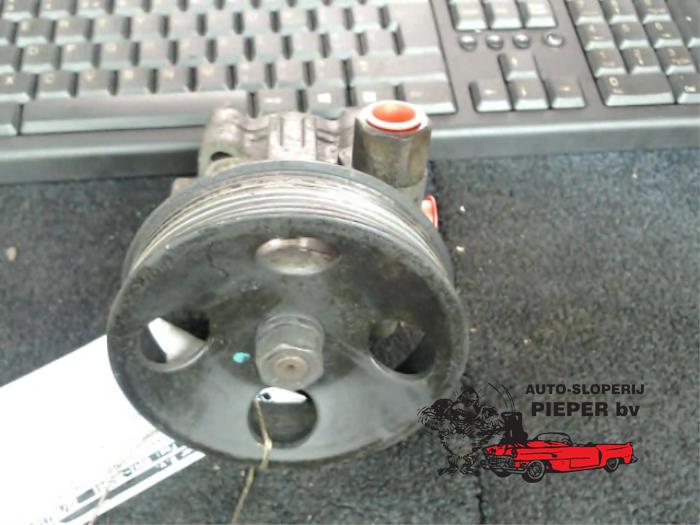 Gebruikte Pomp Servo Hyundai Getz 1.5 CRDi 12V Prijs € 47,25 Margeregeling aangeboden door Autosloperij Pieper BV