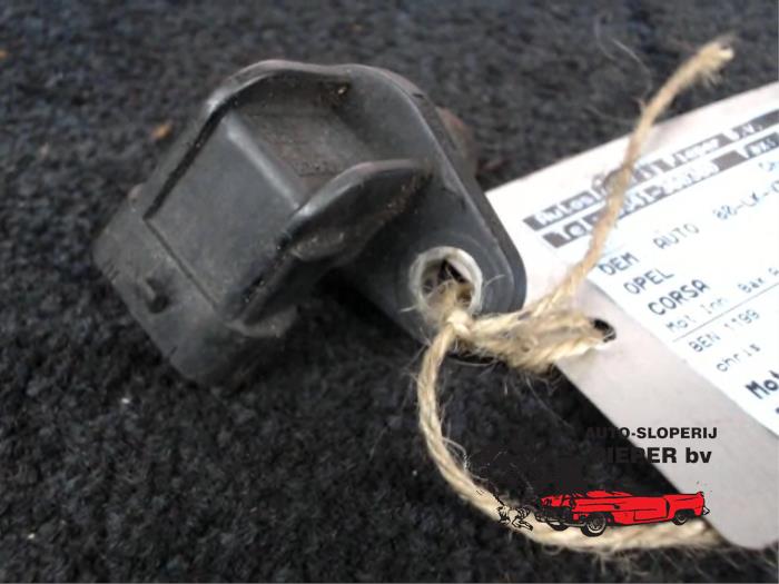 Gebruikte Sensor BDP Opel Corsa C (F08/68) 1.2 16V Prijs € 15,75 Margeregeling aangeboden door Autosloperij Pieper BV