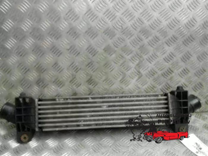 Gebruikte Intercooler Ford Mondeo III Wagon 2.0 TDCi/TDDi 115 16V Prijs € 36,75 Margeregeling aangeboden door Autosloperij Pieper BV