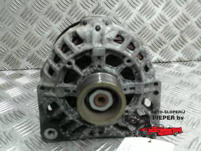 Gebruikte Dynamo Renault Laguna II Grandtour (KG) 1.8 16V Prijs € 42,00 Margeregeling aangeboden door Autosloperij Pieper BV