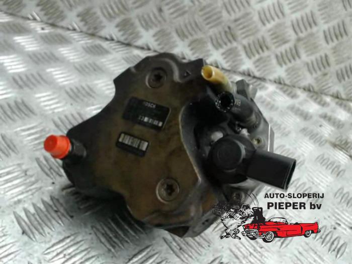 Gebruikte Hogedrukpomp BMW 3 serie (E90) 330Xd 24V Prijs € 157,50 Margeregeling aangeboden door Autosloperij Pieper BV