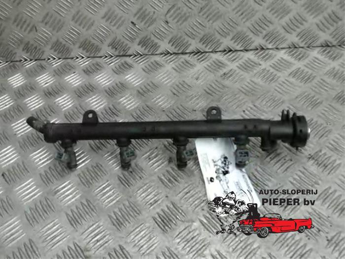 Gebruikte Injector brug Volkswagen Polo Variant (6KV5) 1.6 75 Prijs € 52,50 Margeregeling aangeboden door Autosloperij Pieper BV