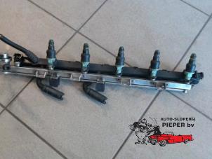 Gebruikte Injector brug BMW 5 serie Touring (E39) 523i 24V Prijs op aanvraag aangeboden door Autosloperij Pieper BV