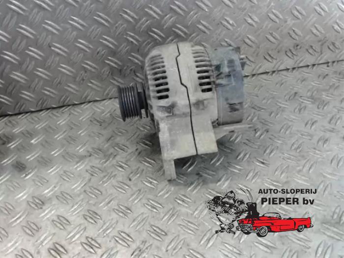 Gebruikte Dynamo Volkswagen Caddy II (9K9A) Prijs € 42,00 Margeregeling aangeboden door Autosloperij Pieper BV