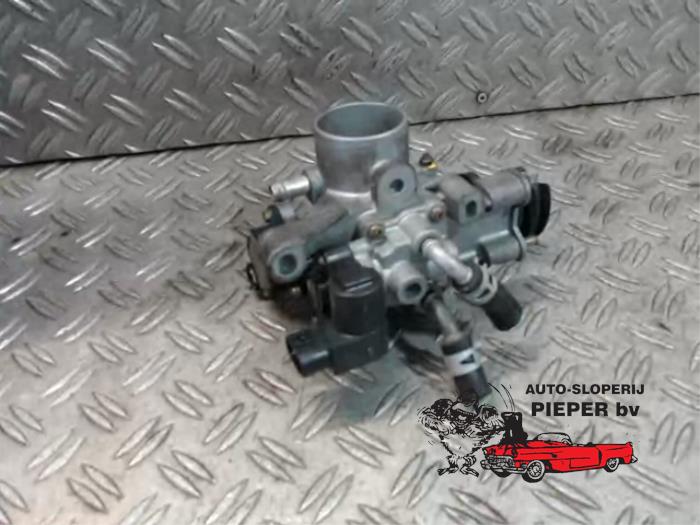 Gebruikte Gasklephuis Daihatsu Cuore (L251/271/276) 1.0 12V DVVT Prijs € 52,50 Margeregeling aangeboden door Autosloperij Pieper BV