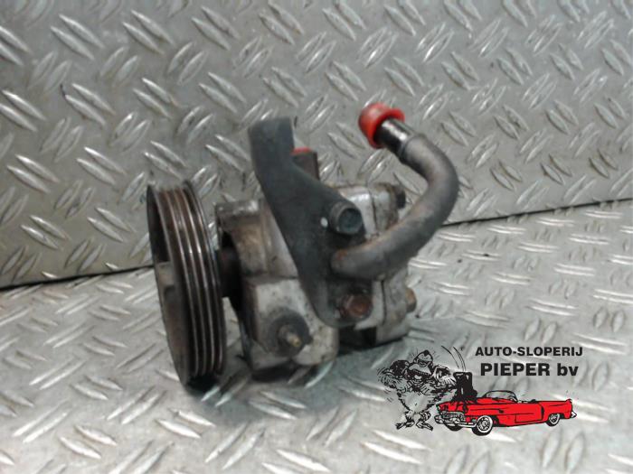 Gebruikte Pomp Servo Hyundai Getz 1.1i 12V Prijs € 36,75 Margeregeling aangeboden door Autosloperij Pieper BV