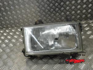 Gebruikte Koplamp rechts Volkswagen Transporter/Caravelle T4 1.9 TD Caravelle Prijs € 36,75 Margeregeling aangeboden door Autosloperij Pieper BV