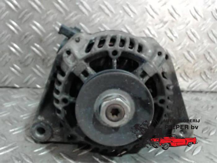 Gebruikte Dynamo Peugeot 206 (2A/C/H/J/S) 1.1 XN,XR Prijs € 36,75 Margeregeling aangeboden door Autosloperij Pieper BV