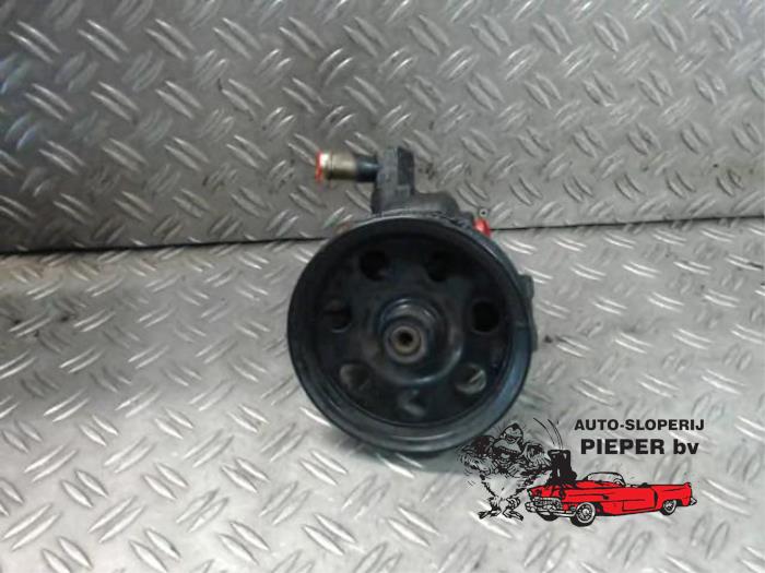 Gebruikte Pomp Servo Ford Focus 1 1.8 16V Prijs € 52,50 Margeregeling aangeboden door Autosloperij Pieper BV