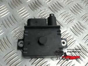 Gebruikte Relais Voorgloei BMW 3 serie (E46/4) 320d 16V Prijs € 26,25 Margeregeling aangeboden door Autosloperij Pieper BV