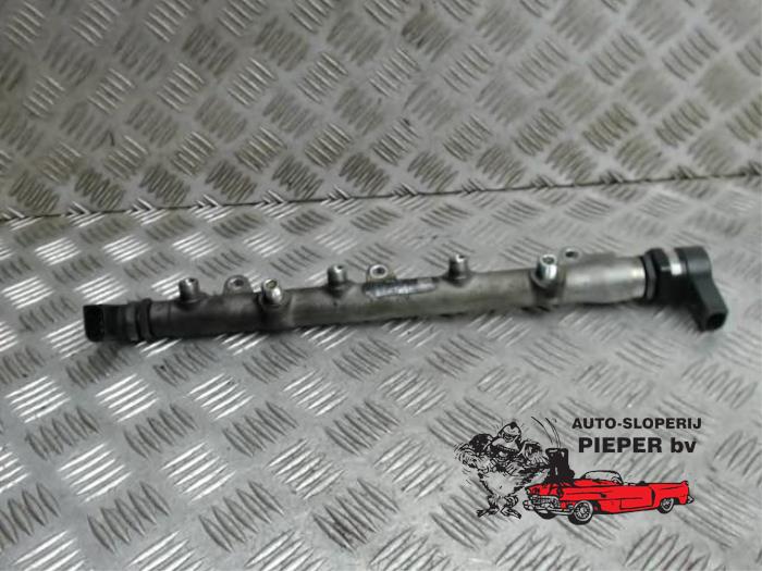 Gebruikte Verstuiver brug BMW 3 serie (E46/4) 320d 16V Prijs € 36,75 Margeregeling aangeboden door Autosloperij Pieper BV