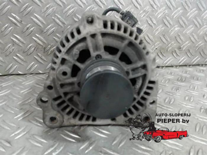Gebruikte Alternator Volkswagen Caddy II (9K9A) 1.9 TDI Prijs € 36,75 Margeregeling aangeboden door Autosloperij Pieper BV