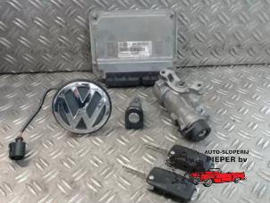Gebruikte Set Cilindersloten (compleet) Volkswagen Bora (1J2) 1.6 Prijs € 131,25 Margeregeling aangeboden door Autosloperij Pieper BV