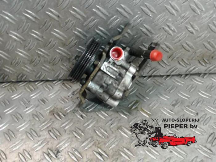 Gebruikte Servopomp Nissan Micra (K11) 1.3 LX,SLX 16V Prijs € 36,75 Margeregeling aangeboden door Autosloperij Pieper BV