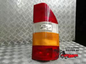 Gebruikte Achterlicht rechts Mercedes Sprinter Prijs € 31,50 Margeregeling aangeboden door Autosloperij Pieper BV