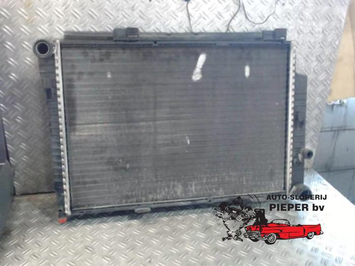 Gebruikte Radiateur Mercedes CLK (C208) 2.0 200 16V Prijs € 36,75 Margeregeling aangeboden door Autosloperij Pieper BV