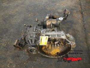 Gebruikte Versnellingsbak Volkswagen Scirocco (53B) 1.6 CL,GL,GT Prijs € 157,50 Margeregeling aangeboden door Autosloperij Pieper BV