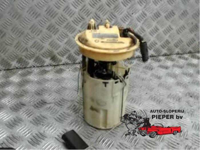 Gebruikte Dieselpomp Volvo V50 (MW) 2.4 D5 20V Autom.. Prijs € 52,50 Margeregeling aangeboden door Autosloperij Pieper BV