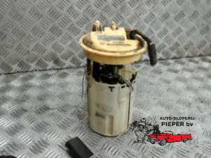 Gebruikte Dieselpomp Volvo V50 (MW) 2.4 D5 20V Autom.. Prijs op aanvraag aangeboden door Autosloperij Pieper BV