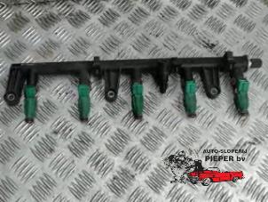 Gebruikte Injector brug Fiat Stilo (192A/B) 2.4 20V Abarth 3-Drs. Prijs € 52,50 Margeregeling aangeboden door Autosloperij Pieper BV
