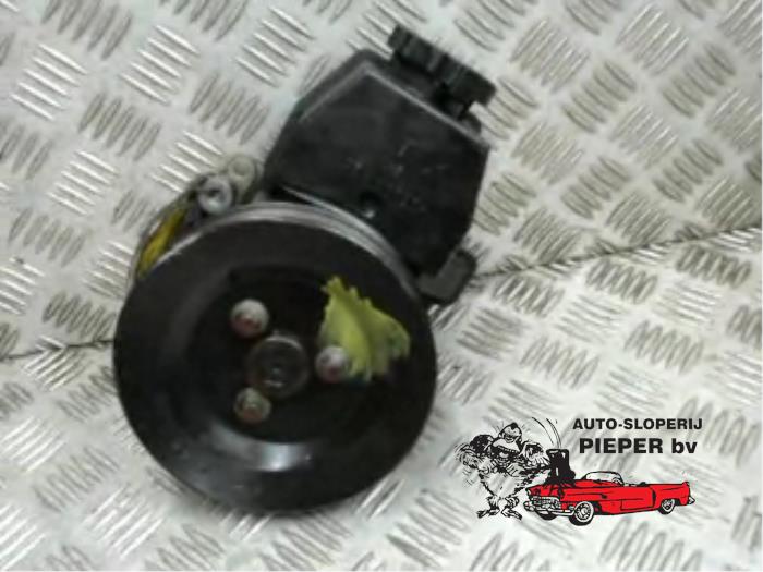 Gebruikte Pomp Servo Mercedes E (W210) 2.2 E-220D 16V Prijs € 52,50 Margeregeling aangeboden door Autosloperij Pieper BV