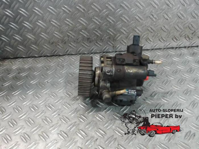 Gebruikte Dieselpomp Ford Fiesta 5 (JD/JH) 1.4 TDCi Prijs € 131,25 Margeregeling aangeboden door Autosloperij Pieper BV