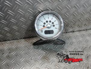 Gebruikte Toerenteller BMW Mini One/Cooper (R50) 1.6 16V One Prijs € 52,50 Margeregeling aangeboden door Autosloperij Pieper BV