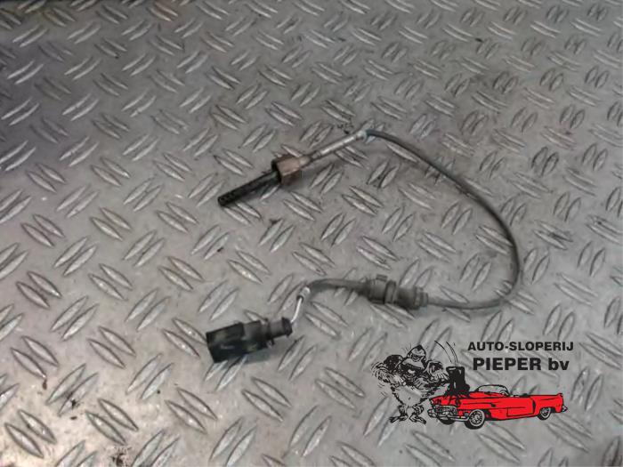Gebruikte Uitlaat temperatuursensor Volkswagen Golf V (1K1) 2.0 FSI 16V Prijs € 26,25 Margeregeling aangeboden door Autosloperij Pieper BV