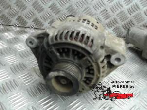 Gebruikte Dynamo Jaguar S-type (X200) 4.0 V8 32V Prijs € 52,50 Margeregeling aangeboden door Autosloperij Pieper BV