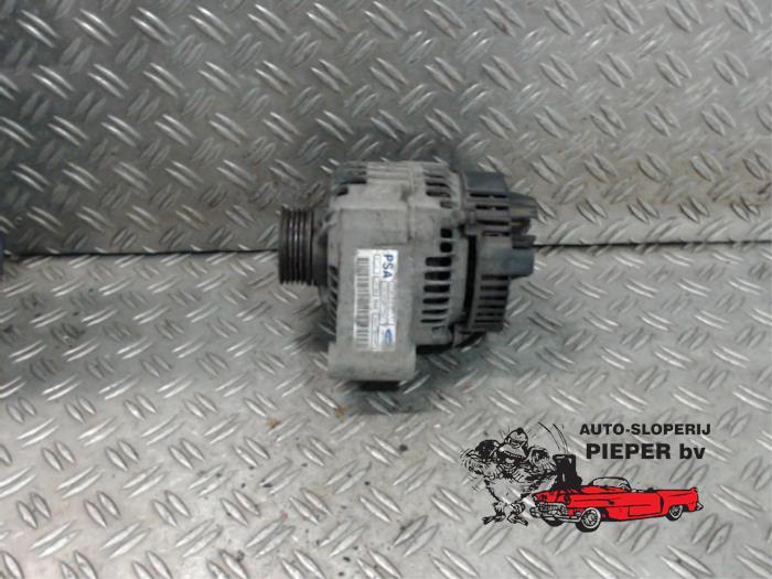 Gebruikte Dynamo Peugeot 306 Break (7E) 1.6i XR,XT,ST Prijs € 36,75 Margeregeling aangeboden door Autosloperij Pieper BV