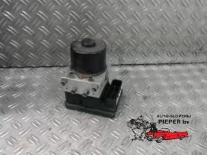 Gebruikte ABS Pomp Opel Zafira (M75) 2.2 16V Direct Ecotec Prijs op aanvraag aangeboden door Autosloperij Pieper BV