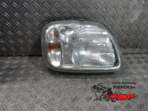 Gebruikte Rechter Koplamp Nissan Micra (K11) 1.0 L,LX 16V Prijs op aanvraag aangeboden door Autosloperij Pieper BV