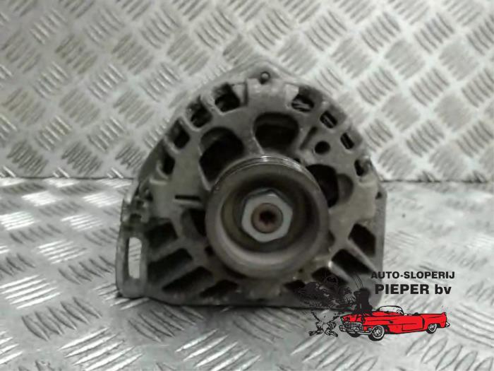 Gebruikte Dynamo Renault Twingo (C06) 1.2 16V Prijs € 36,75 Margeregeling aangeboden door Autosloperij Pieper BV