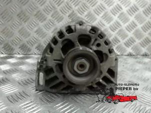 Gebruikte Dynamo Renault Twingo (C06) 1.2 16V Prijs € 36,75 Margeregeling aangeboden door Autosloperij Pieper BV