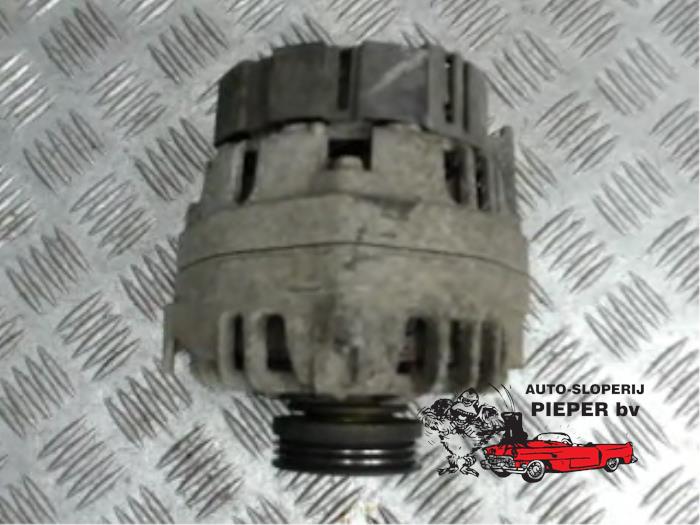 Dynamo van een Renault Twingo (C06) 1.2 16V 2006