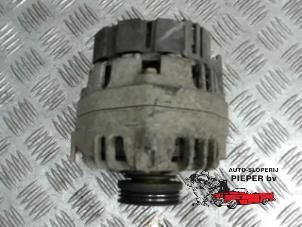 Dynamo van een Renault Twingo (C06) 1.2 16V 2006