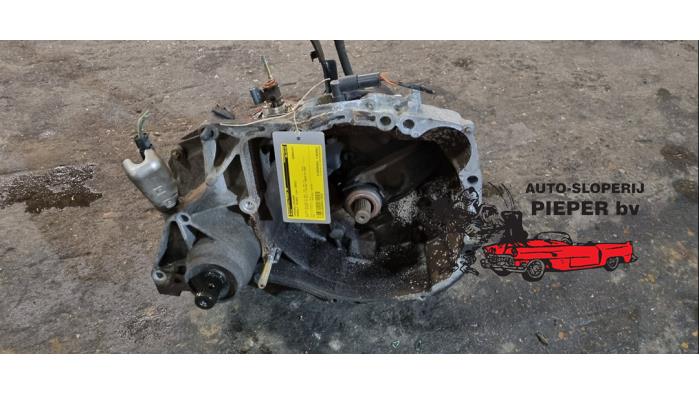 Gebruikte Automaatbak Renault Twingo (C06) 1.2 Prijs € 157,50 Margeregeling aangeboden door Autosloperij Pieper BV
