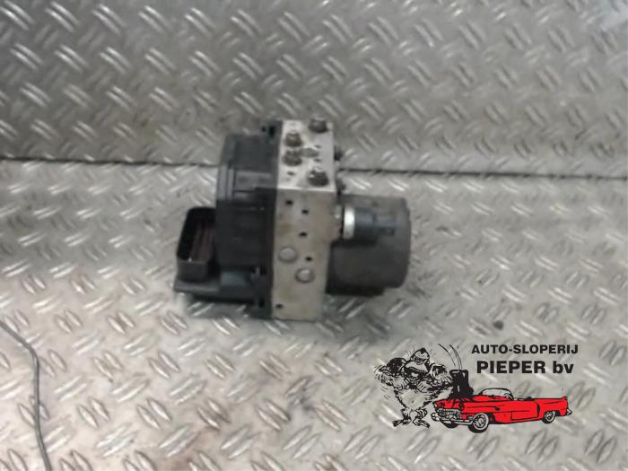 Gebruikte ABS Pomp Mercedes Vito (639.6) 2.2 109 CDI 16V Prijs € 105,00 Margeregeling aangeboden door Autosloperij Pieper BV