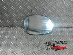 Gebruikte Spiegelglas rechts Peugeot 206 (2A/C/H/J/S) 1.6 16V Prijs op aanvraag aangeboden door Autosloperij Pieper BV