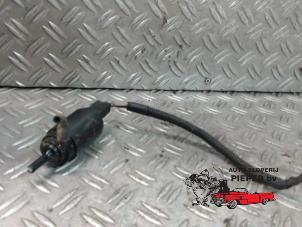 Gebruikte Ruitensproeierpomp voor Opel Astra F (56/57) 1.6i Prijs € 10,50 Margeregeling aangeboden door Autosloperij Pieper BV