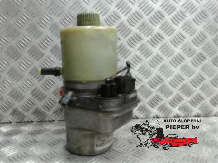 Gebruikte Pomp Servo Volkswagen Polo IV (9N1/2/3) 1.9 SDI Prijs € 78,75 Margeregeling aangeboden door Autosloperij Pieper BV