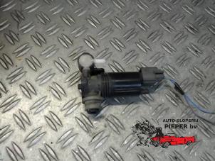 Gebruikte Ruitensproeierpomp voor Ford Fiesta 6 (JA8) Prijs op aanvraag aangeboden door Autosloperij Pieper BV